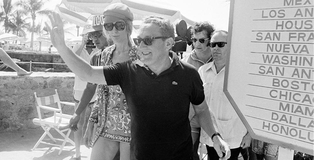 Henry Kissinger på smekmånad med sin fru Nancy 1974.